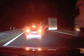 Zamyšlený řidič nedával pozor a na D4 narazil do kolony. Policie ukázala video - Novinky